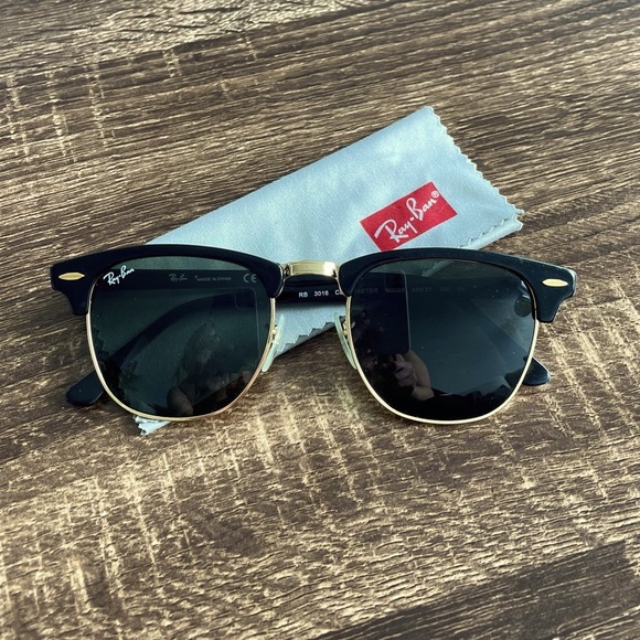 RayBan Sunglasses - Clubmaster Classic - Picture 3 of 3